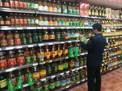 錫市食藥工商質監局開展食品安全生產經營專項行動，守好年末‘食品安全關’